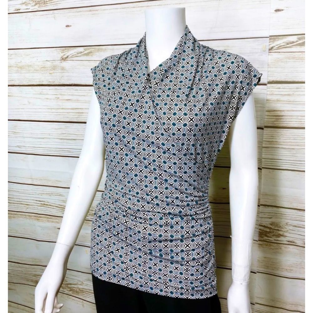Laundry by Shelli Segal geometric pattern blouse. Size small